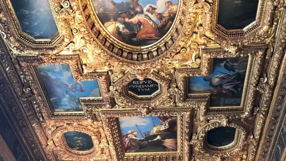 ทัวร์ชมพระราชวังดอจแบบไม่ต้องต่อแถว