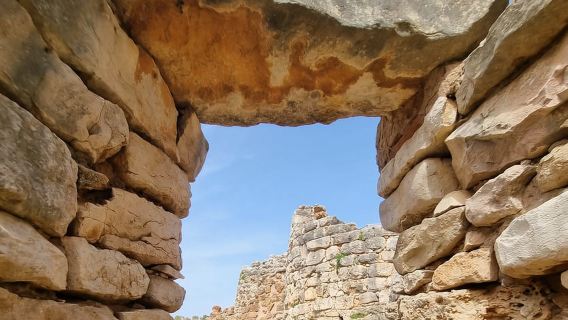 Sardinia: Wine Tasting and Nuragic Village Tour in Alghero