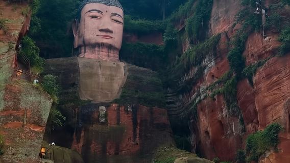 Leshan Giant Buddha Attraction 2H Fun Live Guide | Flexible Booking with Vivid Narration | Optional Private Tour with Engaging Commentary