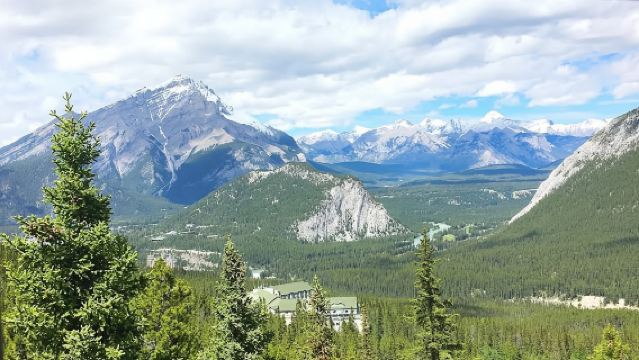 加拿大卡爾加里-驚喜角-路易絲湖-行程可調【中文包車自由行】