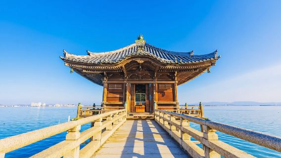Lake Biwa Observation Deck + Shirahige Jinja Floating Torii + Mangetsu-ji Ukimido (Floating Hall) 1-Day Tour