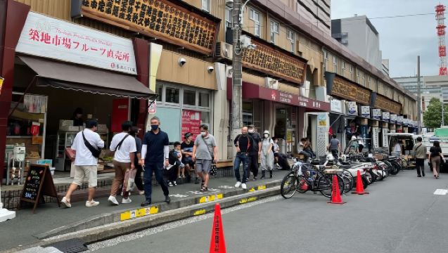 Tsukiji hongwanji main gate - Tsukiji outer market walking tour and sake guide tasting workshop experience