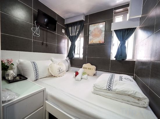 Joyous Guest House Room Type - Family Room with Private Bathroom