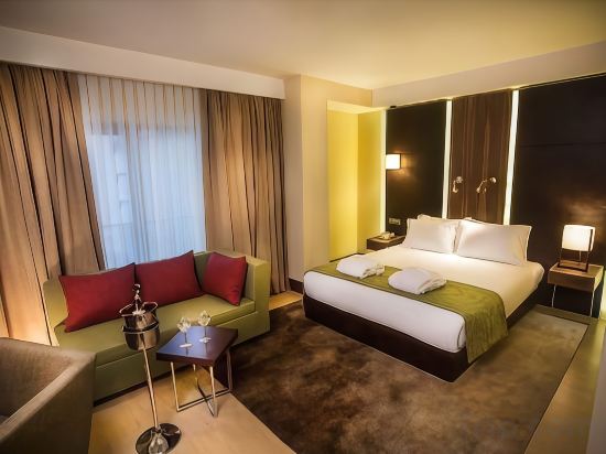 Ramada by Wyndham Istanbul Florya Room Type - Deluxe King Room