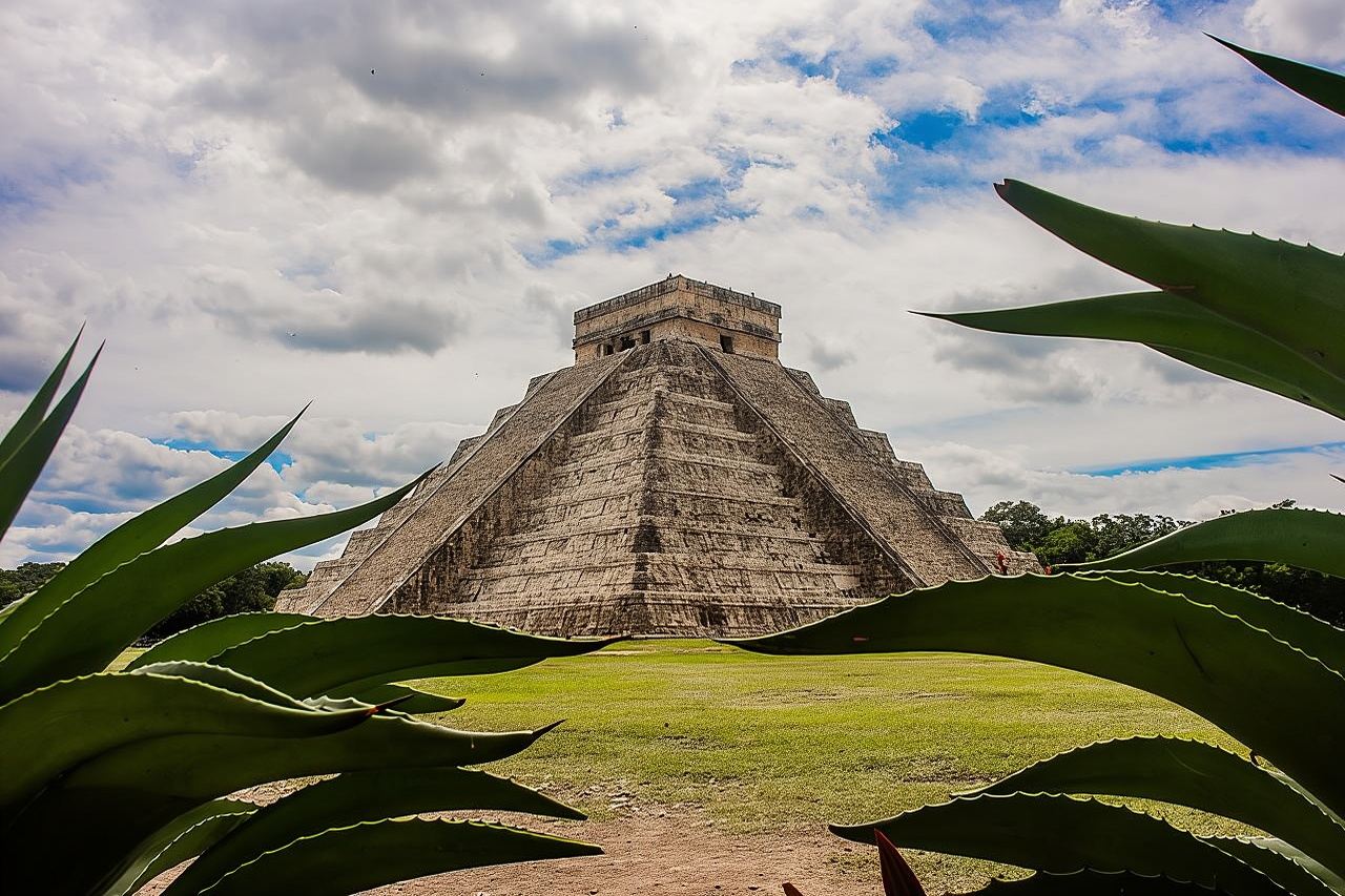 Chichen Itza, Cenote and Valladolid Small Group Day Trip