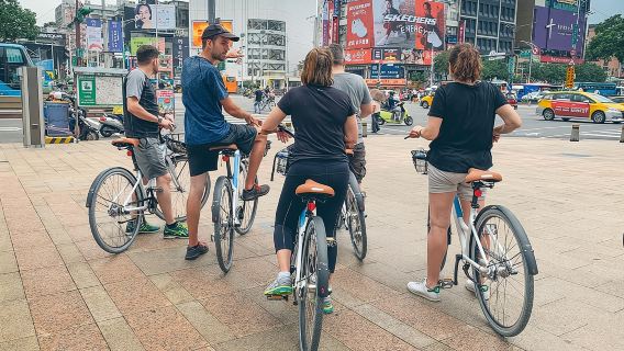 4-Hour Morning Cycling City Tour (incl. breakfast)