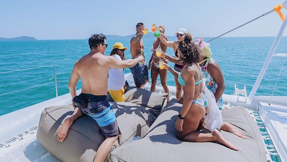 tour 1 ngày ra khơi bằng thuyền buồm đến đảo Racha, Bãi Lặn Ngắm San Hô và bán đảo Promthep ở Phuket, bao gồm lặn với ống thở và lặn ngắm san hô