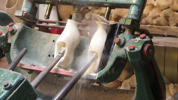 Clogmaking workshop and cheese tour