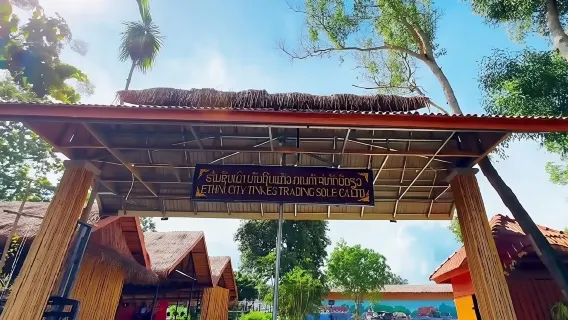 All kinds of translators, local Guide , chartered private charter, pick-up translators, filming translators, business translators, medical translators, customized travel itineraries throughout Laos