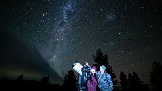 New Zealand Lake Tekapo 90-minute Chameleon Stargazing Tour for 14 People with Professional Telescope
