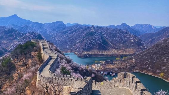ทริปวันเดียวไปยังกำแพงเมืองจีนริมทะเลสาบ พร้อมตัวเลือก + สุสานราชวงศ์หมิง (พระราชวังใต้ดิน)