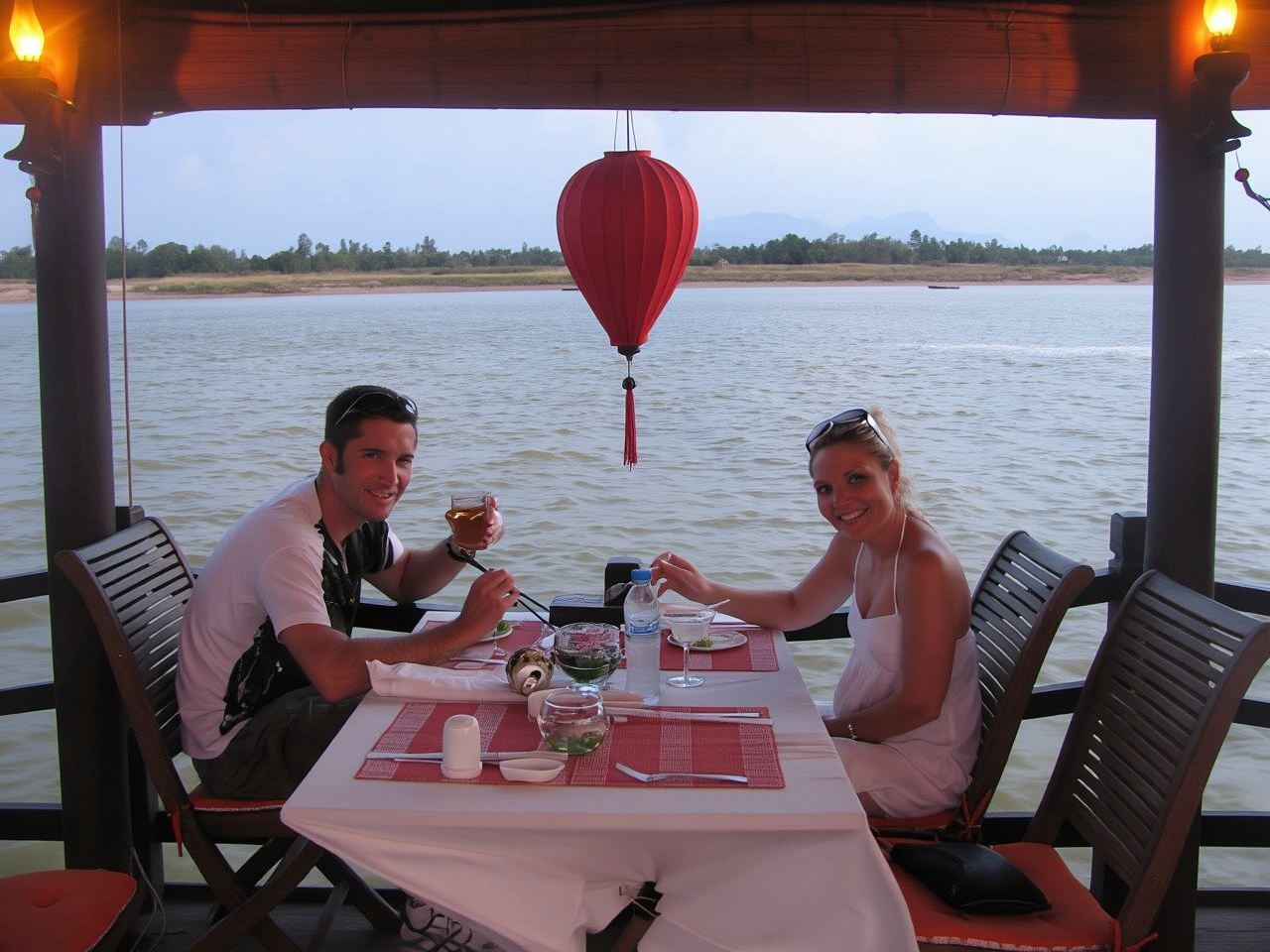 ล่องเรือดินเนอร์ชมพระอาทิตย์ตกสุดโรแมนติกในฮอยอัน