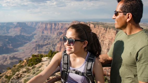 Tusayan: Tour tham quan Grand Canyon Desert View & South Rim bằng xe Jeep màu hồng