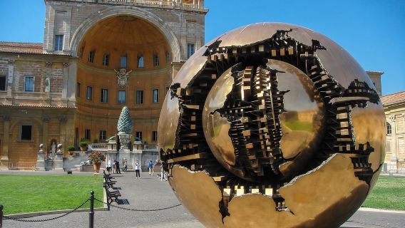 Roma: Biglietto d'ingresso rapido ai Musei Vaticani con opzione guida