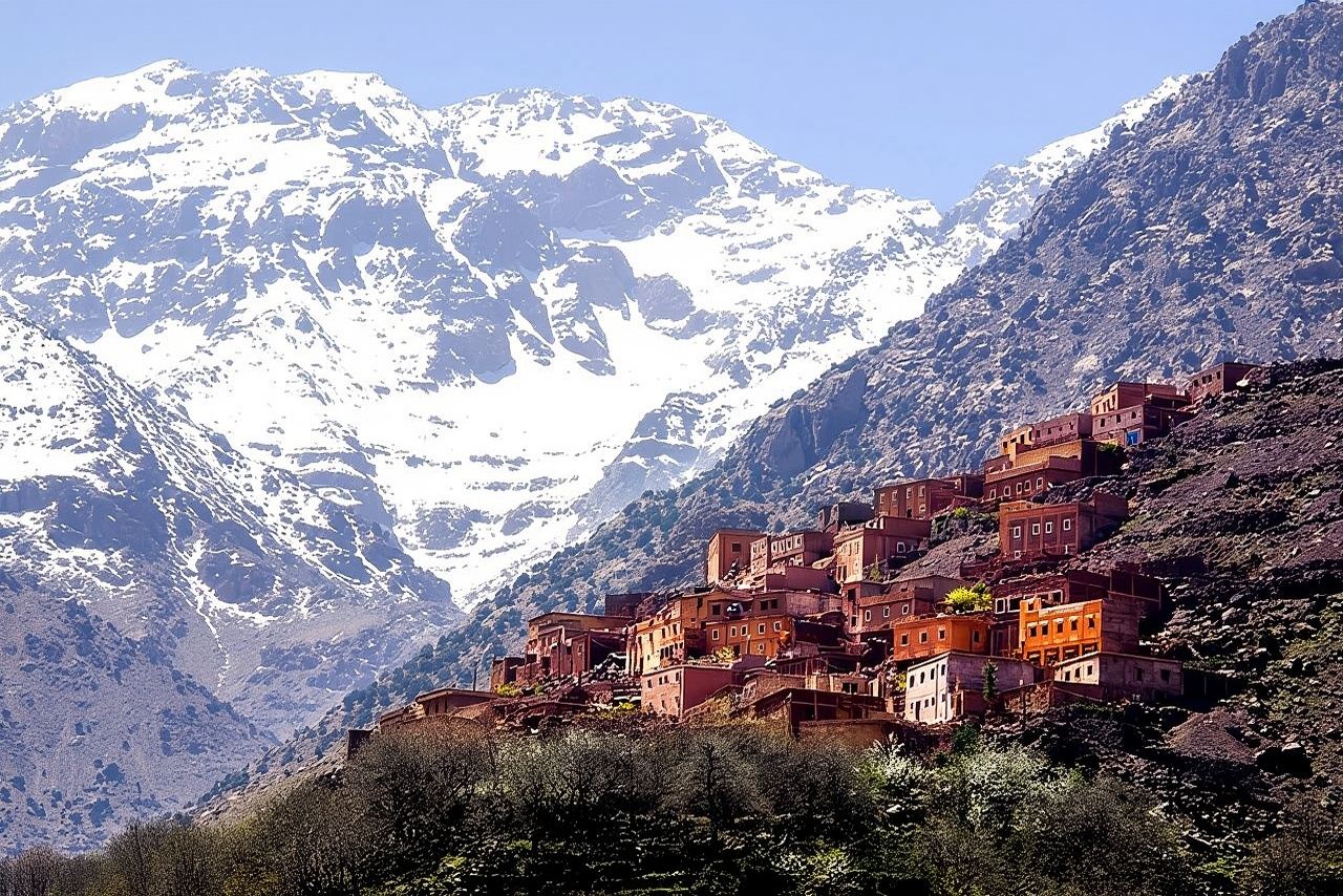 Valle dell'Ourika e montagne dell'Atlante con pranzo nel deserto di Agafay