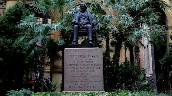 包車暢遊佩薩羅三大熱點：海岸懸崖+羅西尼故居劇院+自由廣場