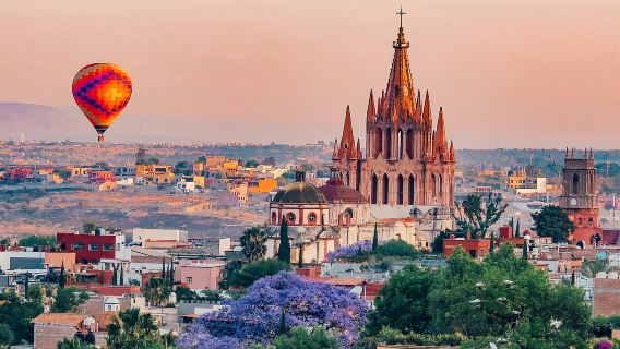 Chichen Itza, Mexico + Castillo Pyramid + Iji Natural Well + Valladolid