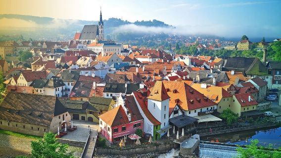 Prague to Cesky Krumlov day tour · English-speaking group