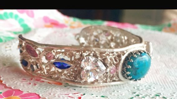 東京  アートクレイシルバーパピヨン