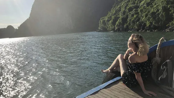 Halong Bay Full Day Trip with Fast Expressway Round-Trip Transfer 