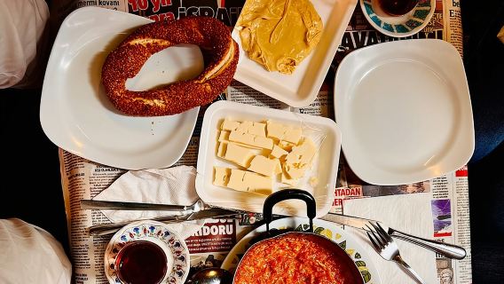 Istanbul Guided Street Food Tour Around European and Asian Sides