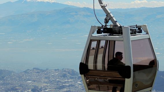 Teleférico y tour privado por la ciudad de Quito