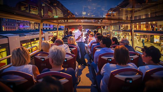 Evening sightseeing tour by bus in Berlin