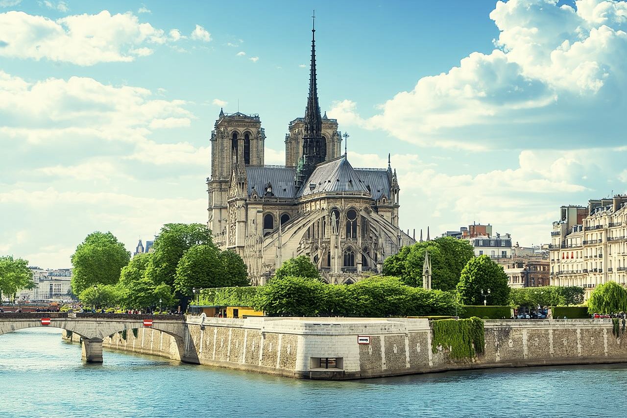 Early Access Paris Notre Dame Cathedral Walking Tour
