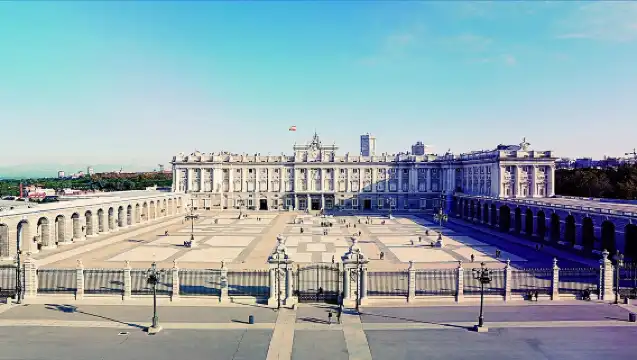 Half-day tour to the Royal Palace of Madrid + Royal Armoury of Madrid in Spain