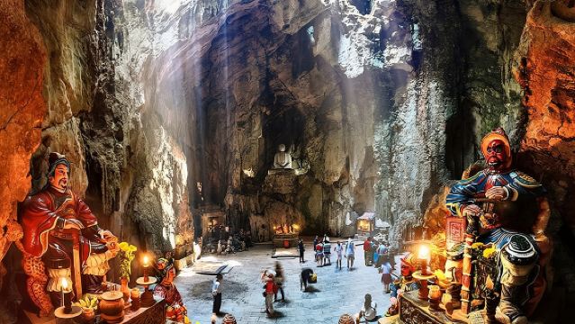 เขาหินอ่อน, ยอดเขาลิง, พระแม่ธรณี เหมาทัวร์