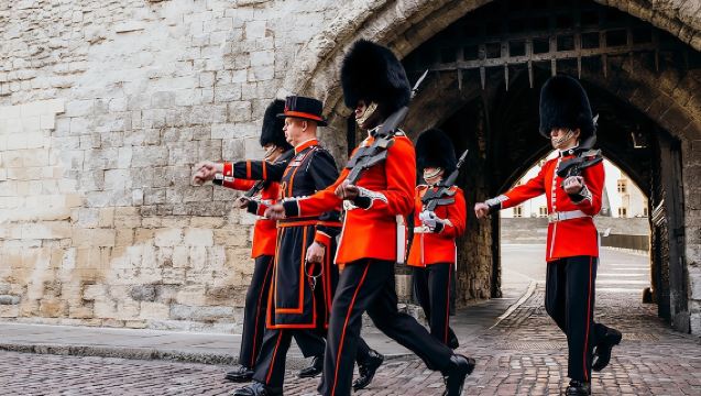 Ceremonia de apertura con acceso VIP anticipado a la Torre de Londres y crucero por el río