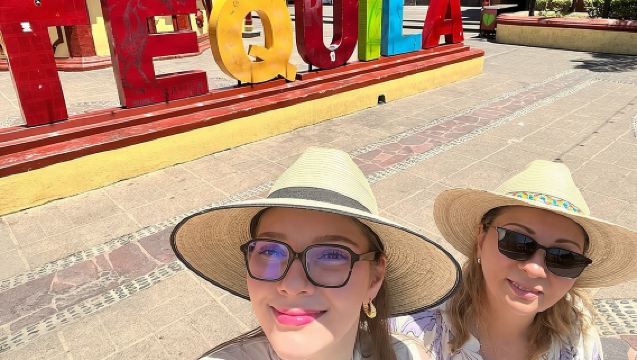 Tour en grupo privado a Tequila: Destilería artesanal y Campos de Agave