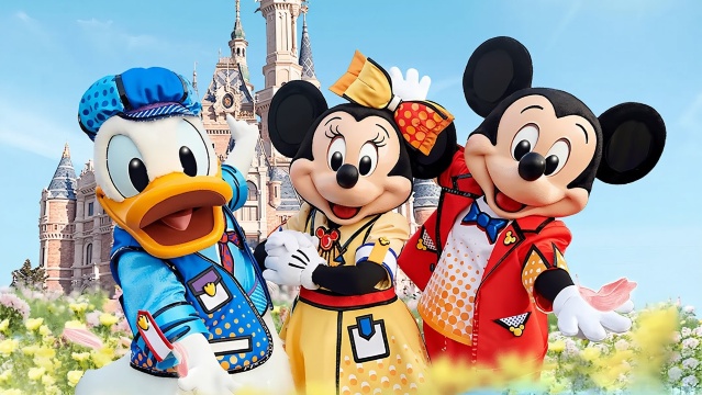 上海迪士尼度假區一日遊【上海迪士尼33VIP門票+9項目快速通道+免排隊入園+導覽服務】