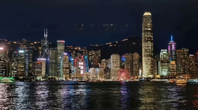 【香港遊艇租賃】香港全新西式豪華遊艇包船出海觀光玩水海釣或維港夜遊欣賞香港醉美夜景