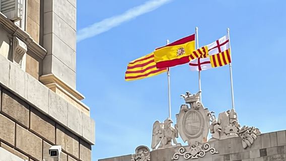Khu phố Gothic Barcelona: Tường thành La Mã và Sân trong bí mật