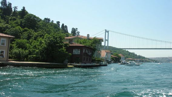 Istanbul: giro turistico in barca sul Bosforo con guida
