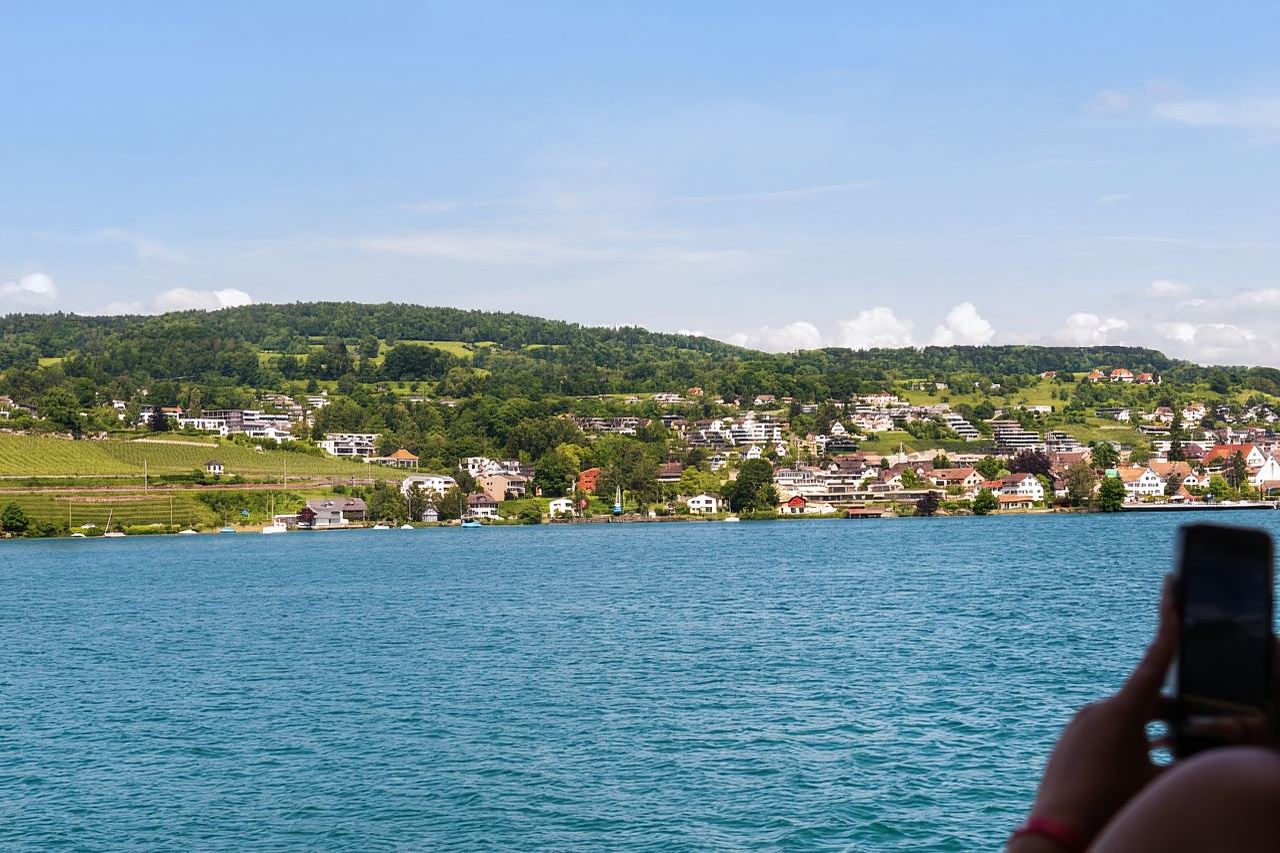 ซูริค: ทัวร์ชมไฮไลท์เมืองโดยรถบัส กระเช้าลอยฟ้า และเรือเฟอร์รี่