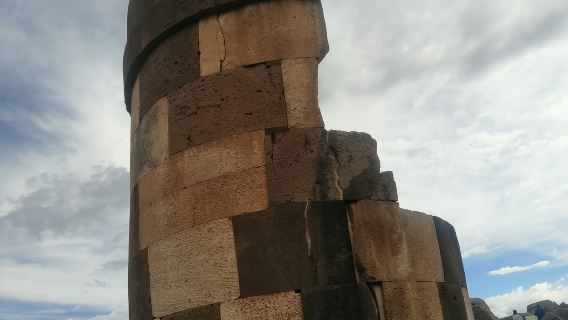 Tour in autobus turistico Cimitero Inca Chullpas de Sillustani