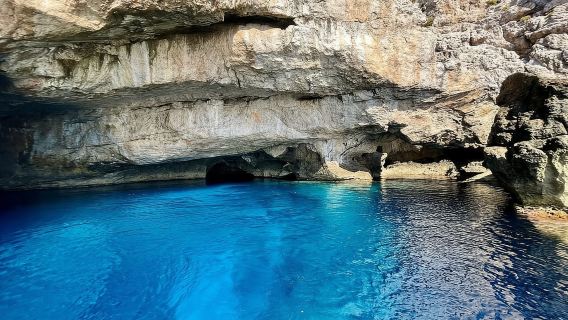 Marettimo: Private Boat Tour of 8 Caves with Snorkeling