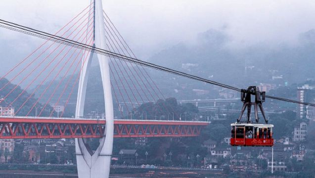 Chongqing Yangtze River Cableway + People's Auditorium + Light Rail Passing Through Buildings + Three Gorges Museum + Hongya Cave with English-Chinese Guide