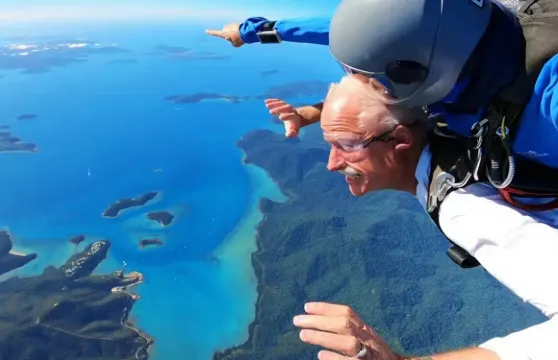 墨爾本大洋路市區聖科達亞拉河谷高空跳傘【市區免費接送可選/贈跳傘證書/鳥瞰壯觀海岸線/專業教練及設備】