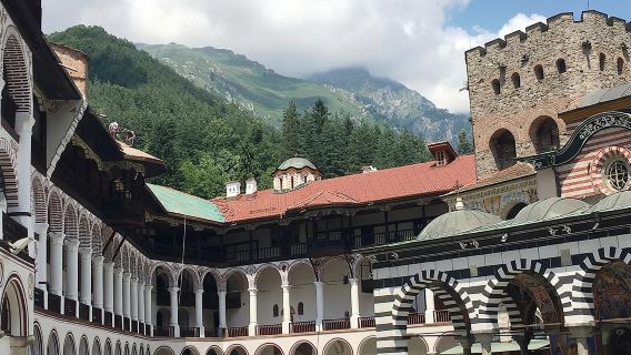 grupo privado al Monasterio de Rila y la iglesia de Boiana