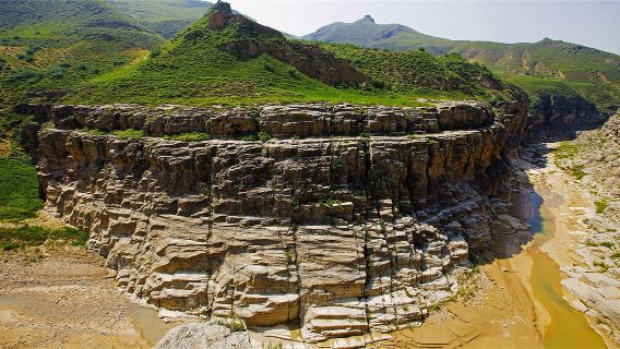 Private Day Tour to Laoniuwan Yellow River Grand Canyon from Hohhot, Inner Mongolia