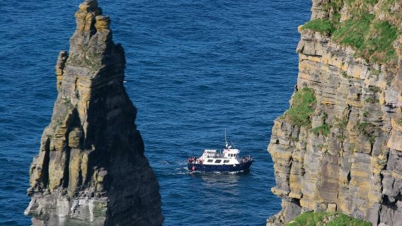 lawatan sehari Cliffs of Moher, pelayaran dan Elwy Caves dari Dublin, Ireland