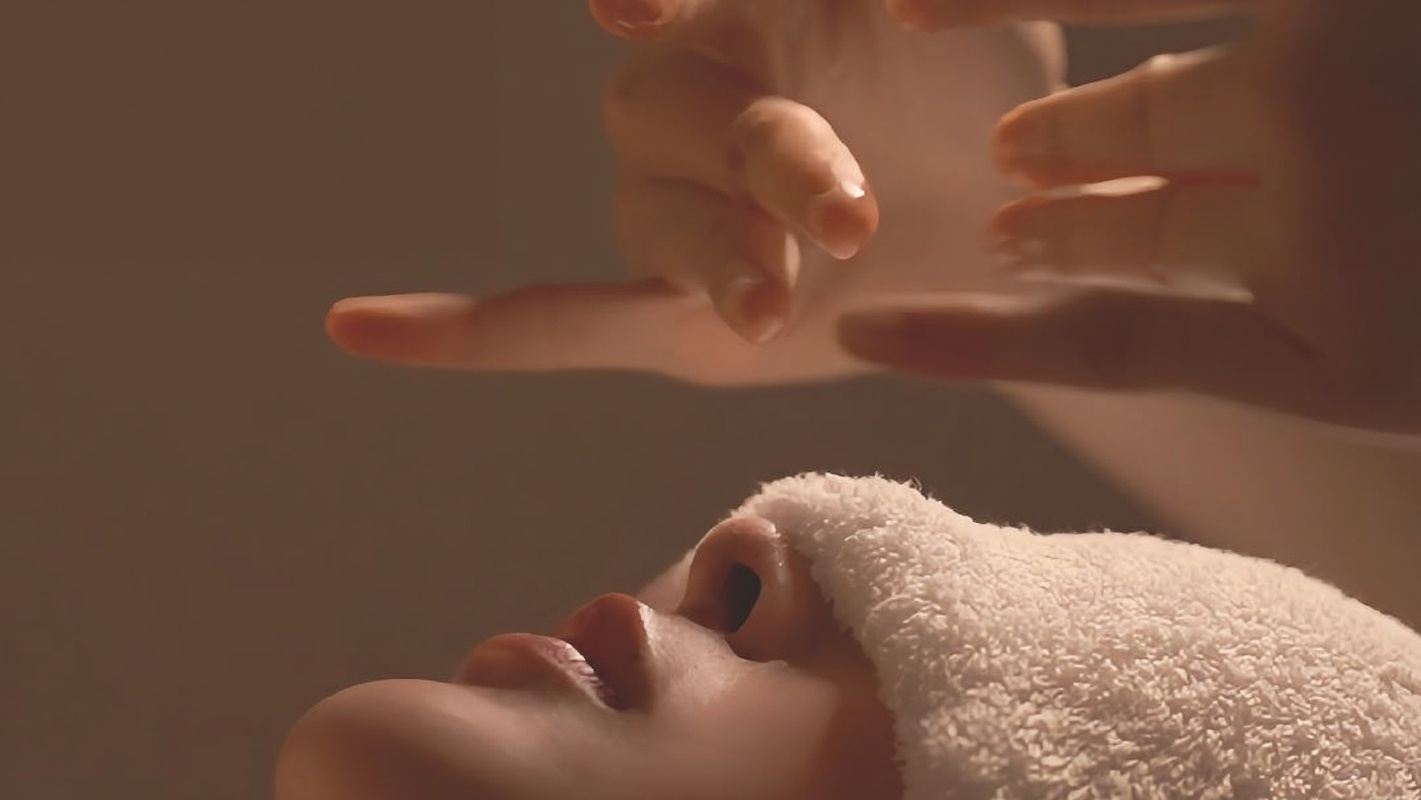 Aqila Hot Spring & Life:  Scrub Bath/Lobby 18 Choose 2 + 12H Bath Ticket + Unlimited Play Pass