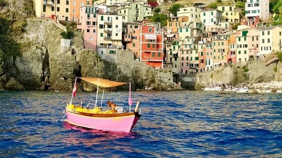 Swim&Enjoy 5 terre on the PINK Hyena with Captain Jenny!