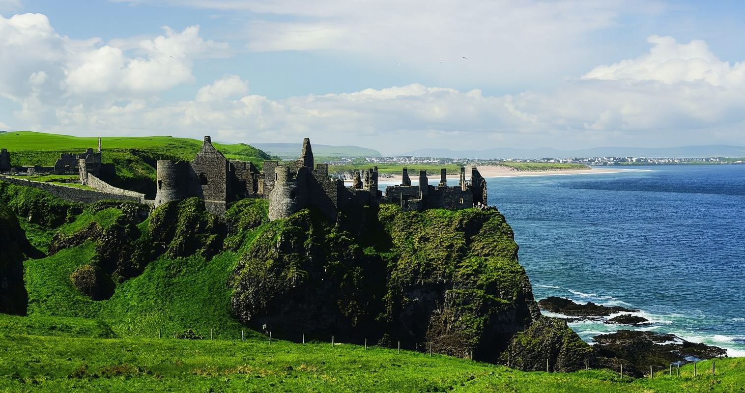 Giant's Causeway & Titanic Belfast 1-day tour (Departing from Dublin)