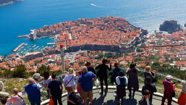 Dubrovnik Panorama Sightseeing with Tour Guide in Minivan