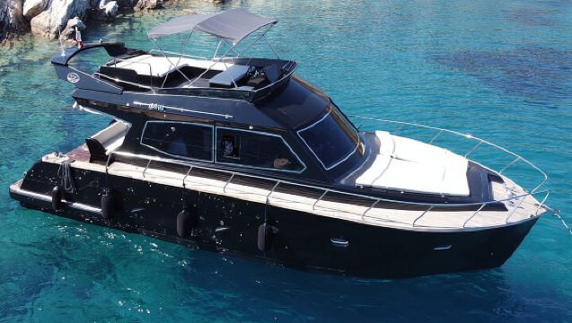Bodrum Private Motor-Yacht Tour With Lunch For 6 Hours