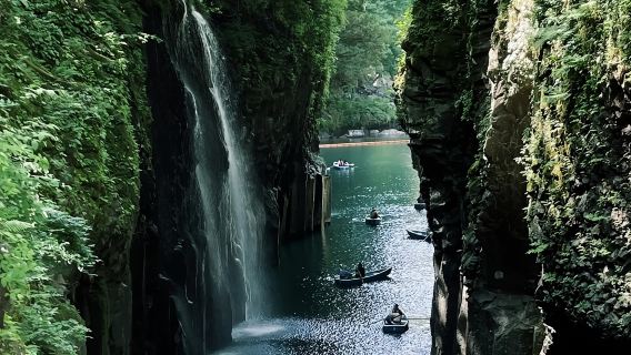[Pranzo incluso opzionale biglietto per la barca] Tour di un giorno alla Gola di Takachiho a Kyushu, Giappone + Aso Kuju e Kusasenri a Kumamoto